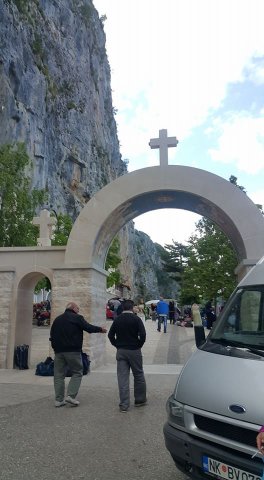 19420338_227946681057930_4319113526416818994_n